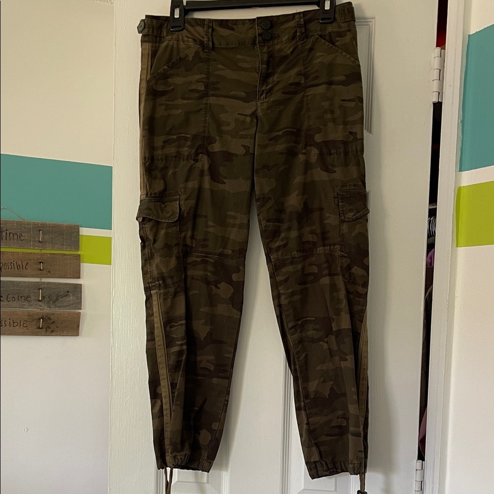 Women’s Camouflage Cargo Jeans